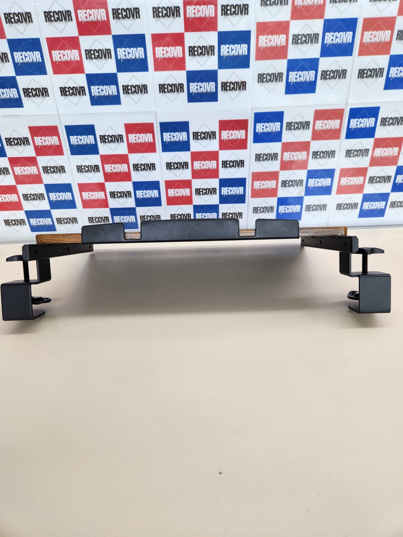 Bandeja teclado 20×11″ VIVO con abrazadera C