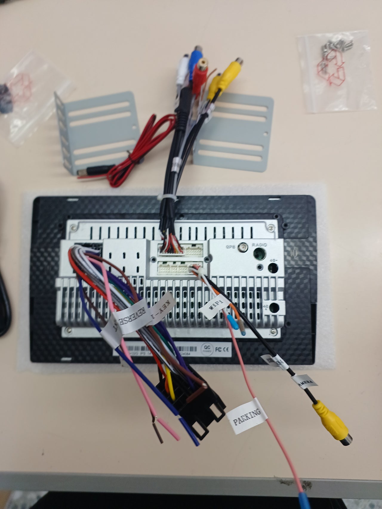 Autoradio 9" Android 14 con GPS y 4G - YUNTX