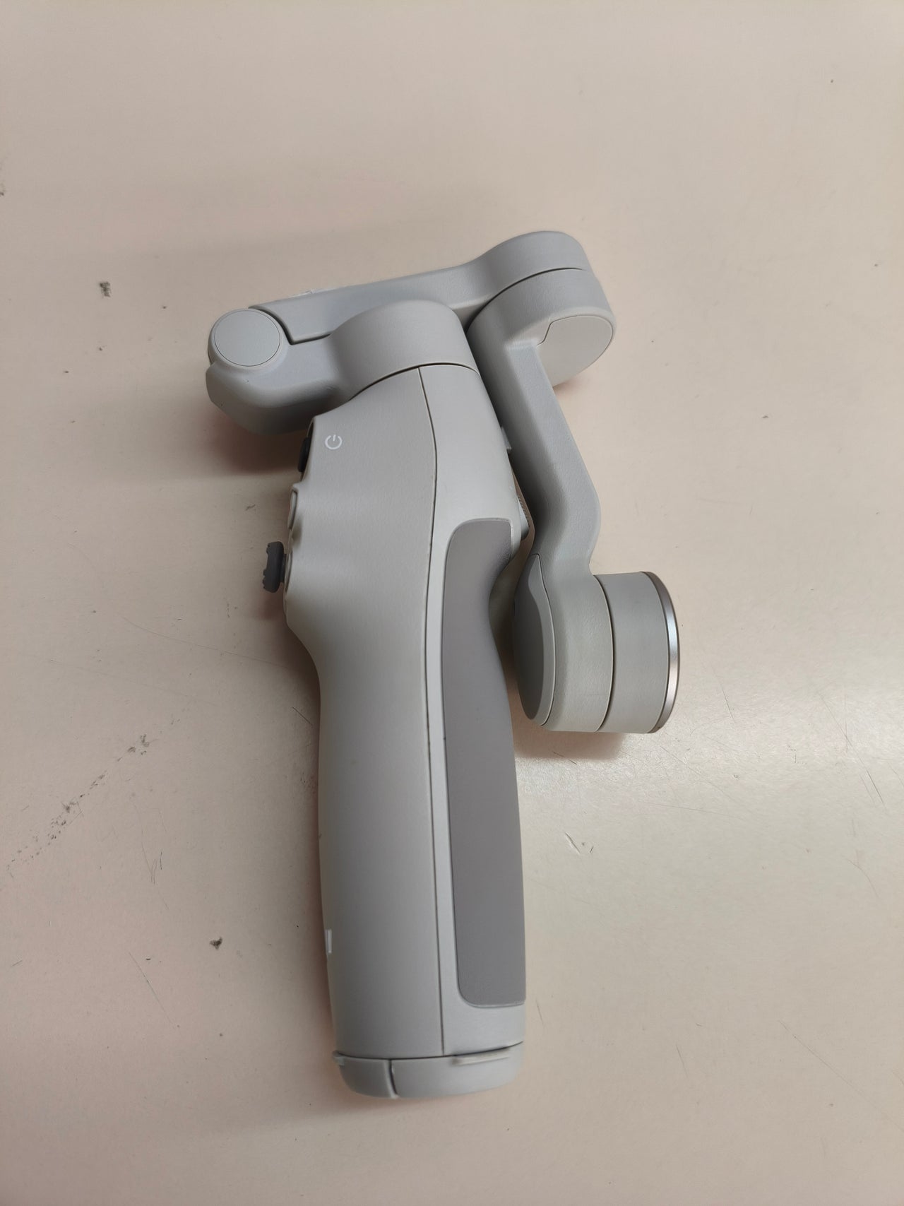 DJI Osmo Mobile 7, gimbal 3 ejes para móvil