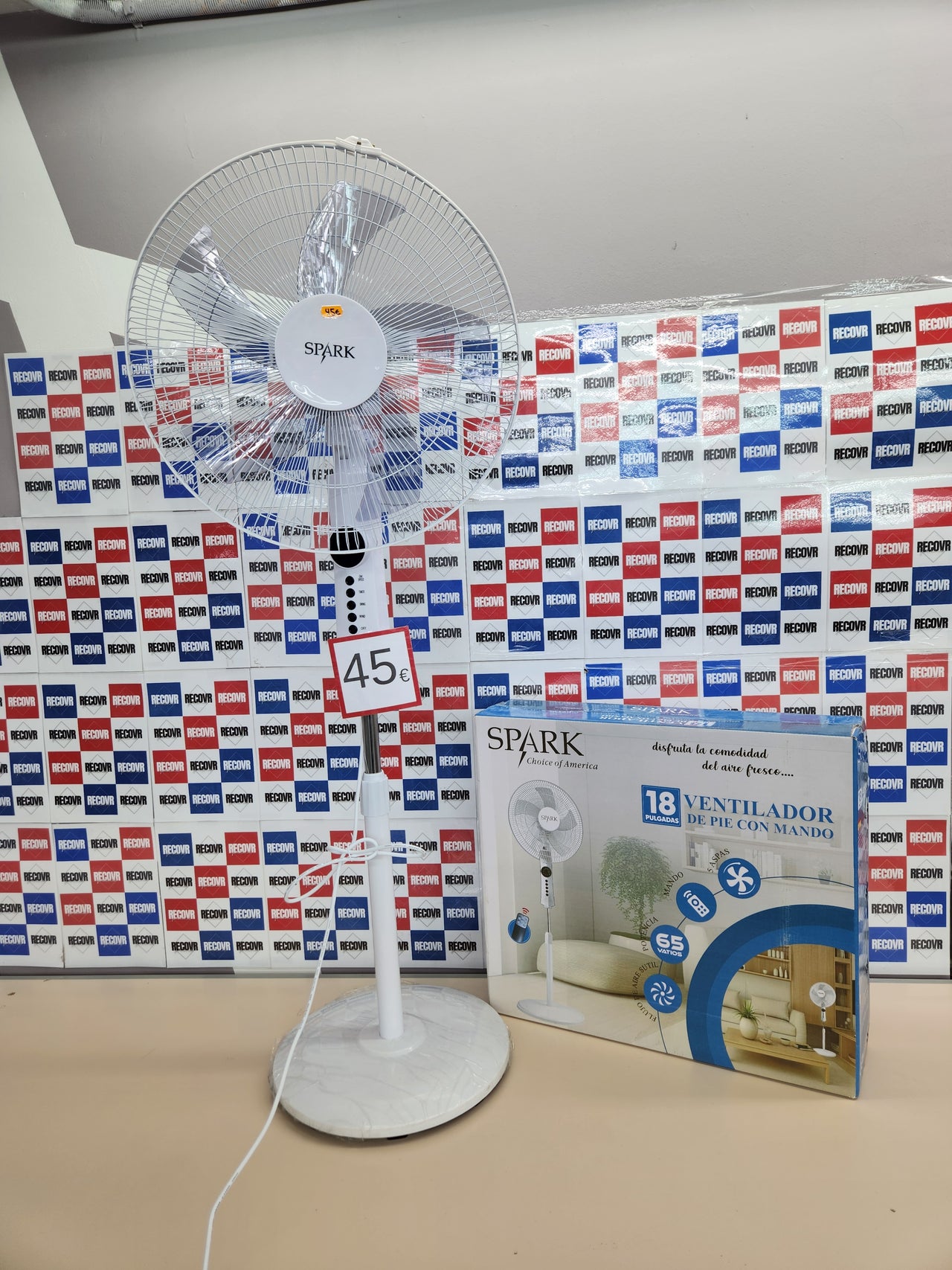 Ventilador de pie Spark 18" con mando, 65W, 5 aspas aluminio, altura regulable, silencioso S-18SF/R1
