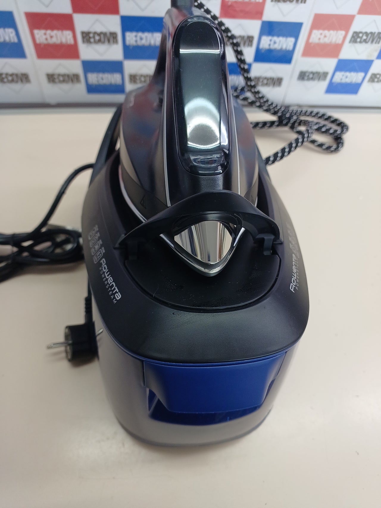 Centro planchado 6,2 bares, vapor potente 1,7 L ROWENTA