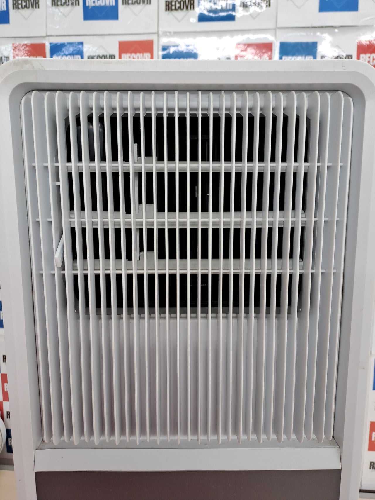 Aire acondicionado portátil 9000 BTU con calor Cecotec