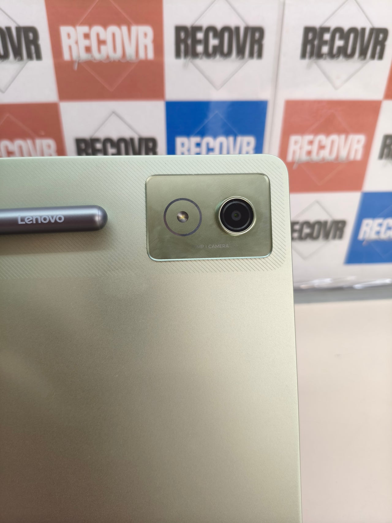 Lenovo Idea Tab Pro, tablet 12,7" 3K, 8 GB RAM, 256 GB, 144 Hz, con Pen, verde