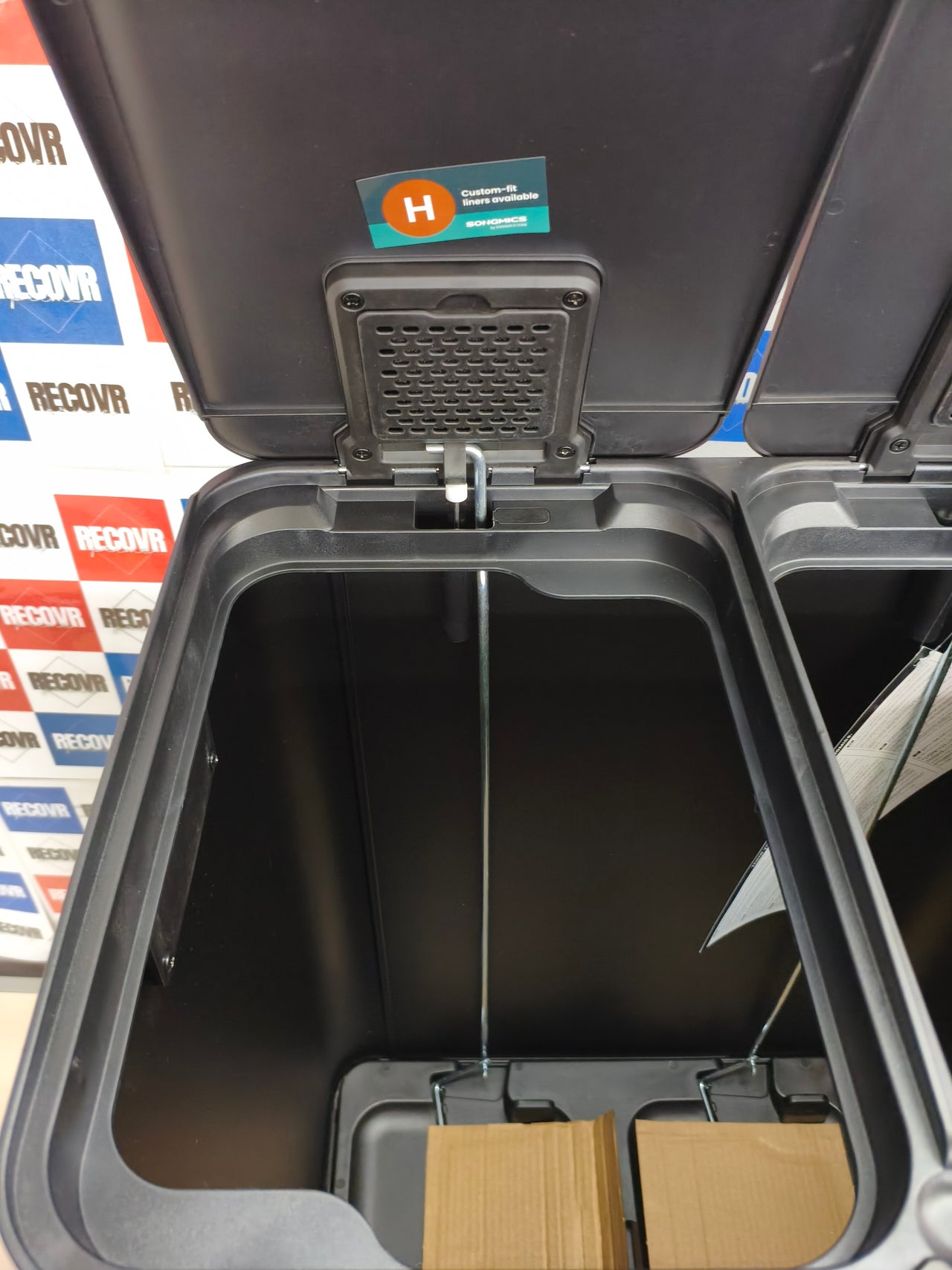 Cubo de basura de cocina SONGMICS 2x30 L con pedal y cierre suave