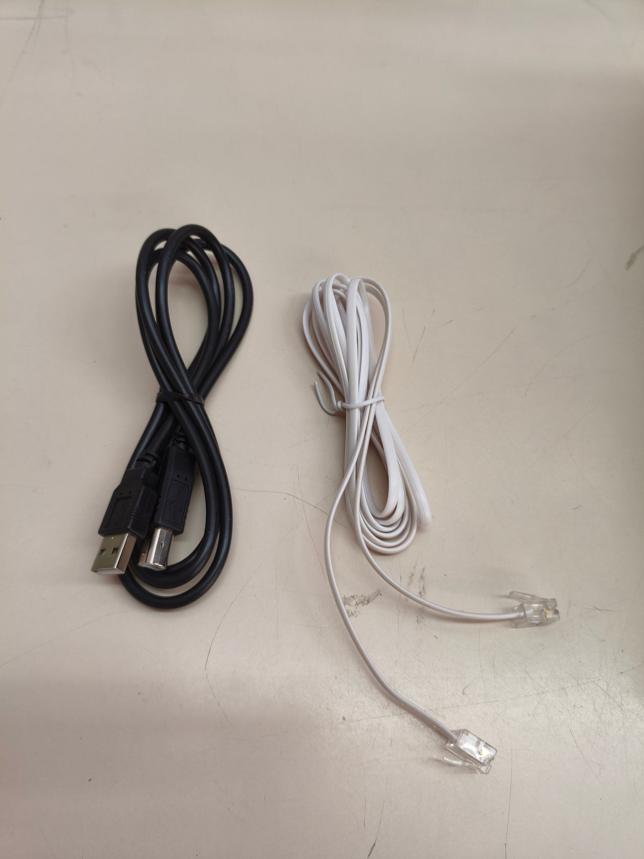 Sistema de Alimentación Ininterrumpida 650 VA (360 W)