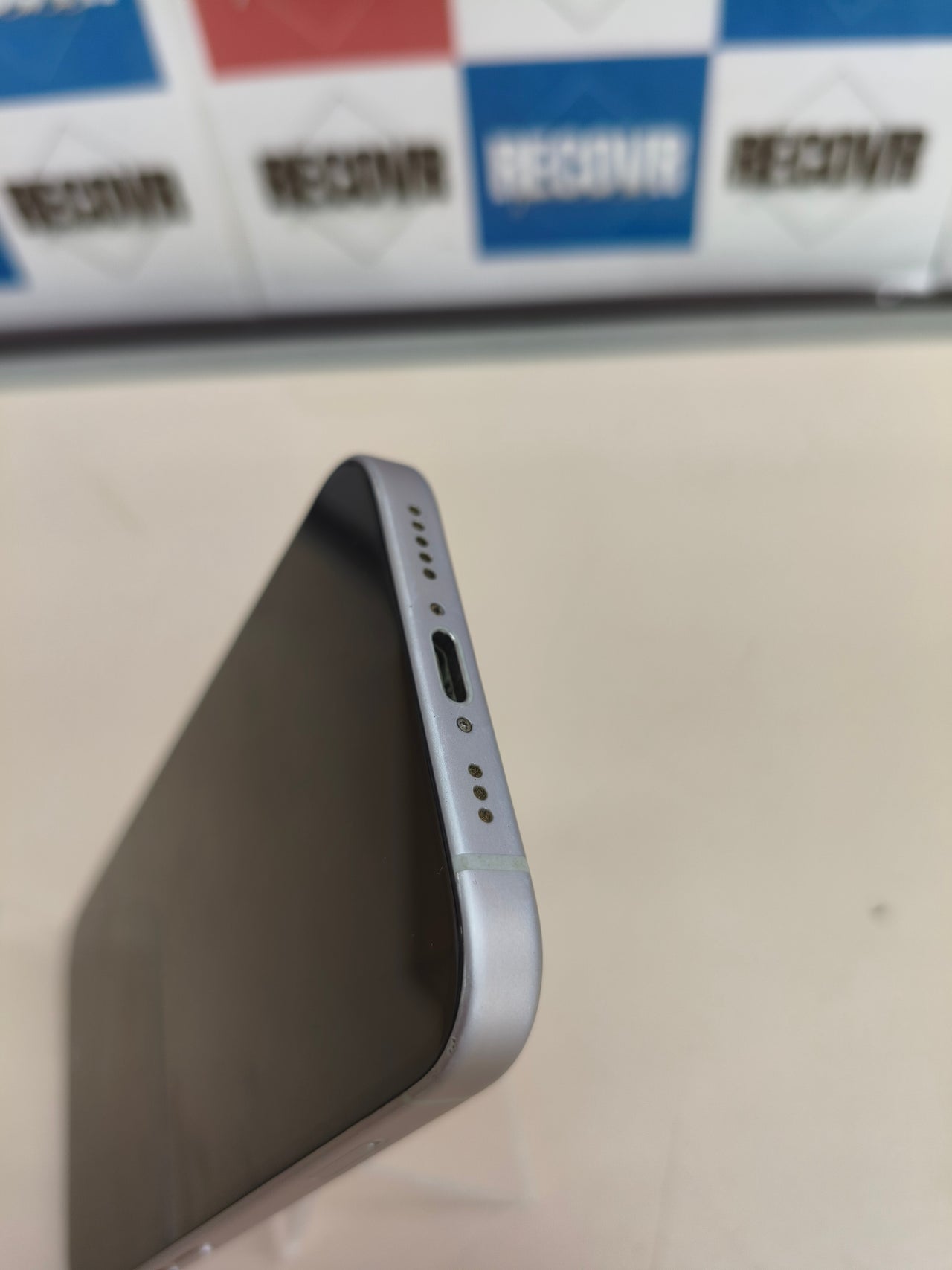 Apple iPhone 15 128 GB azul reacondicionado