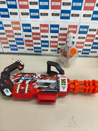 Lanzador de gel motorizado XSHOT ZURU para juegos al aire libre.