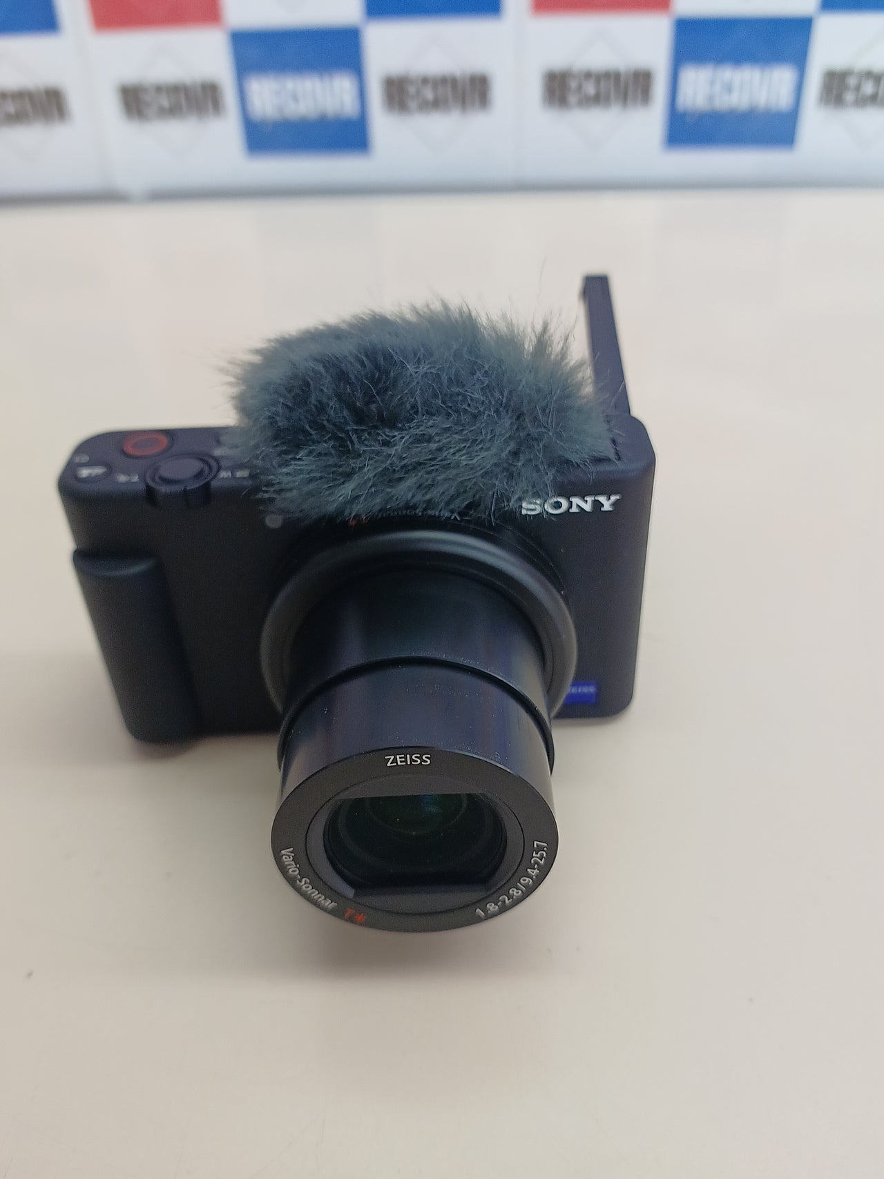 Cámara compacta 1" 24-70 mm 4K pantalla abatible - Sony ZV-1