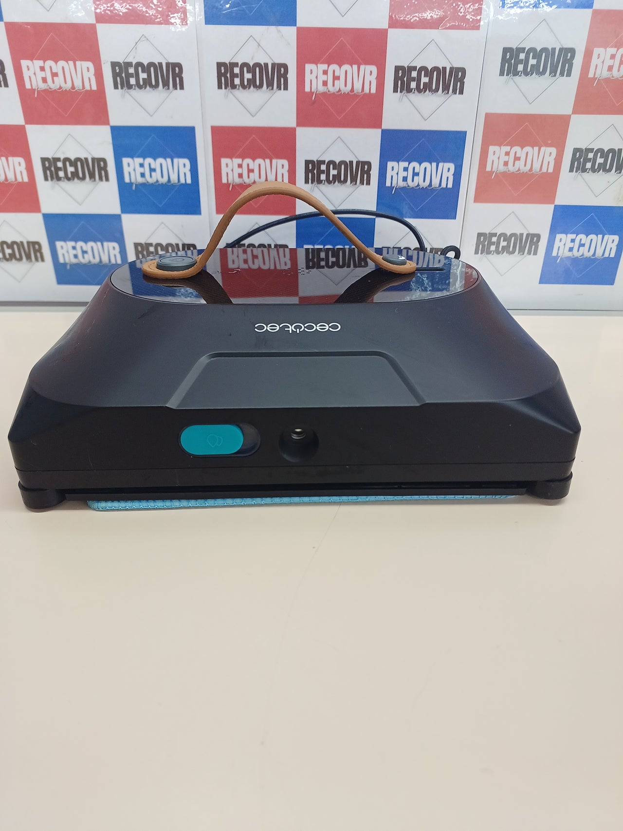 Robot limpiacristales 3 en 1 doble spray con app y mando – Cecotec